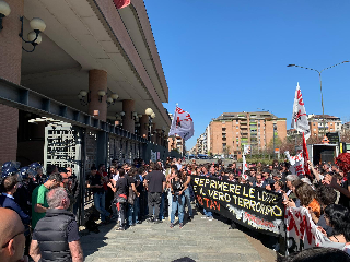 Askatasuna, 18 condanne per reati minori. Cade l’associazione a delinquere